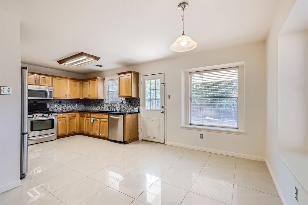 3001 Rainy River Dr - Photo 10
