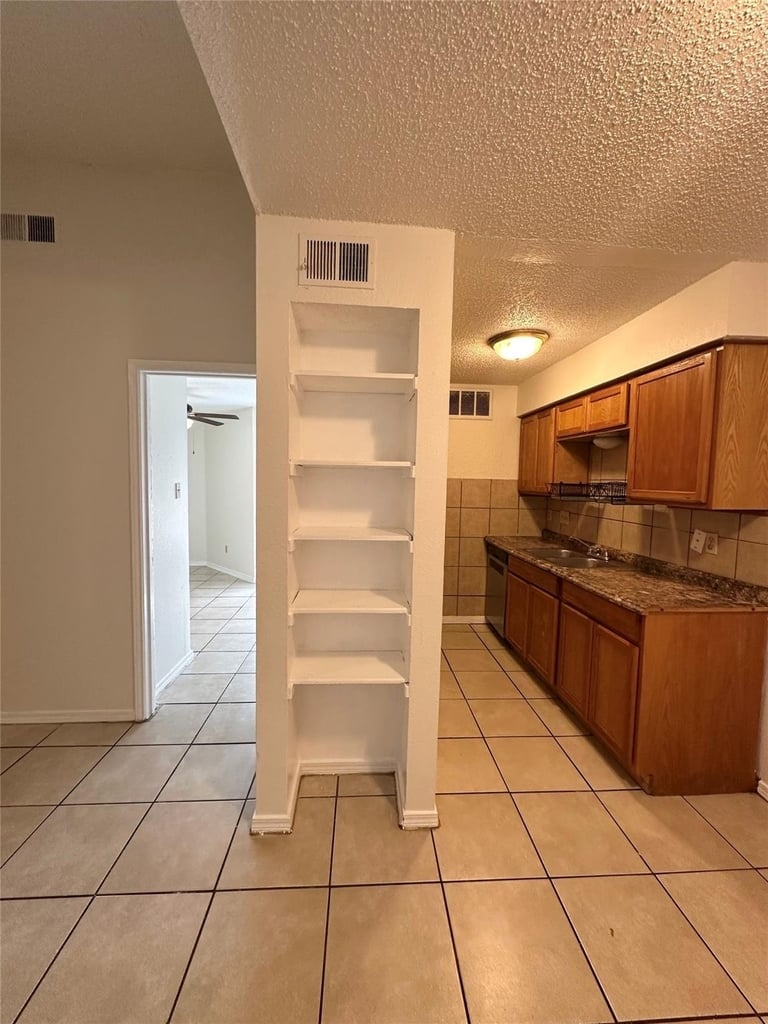 4322 Gillis St - Photo 4