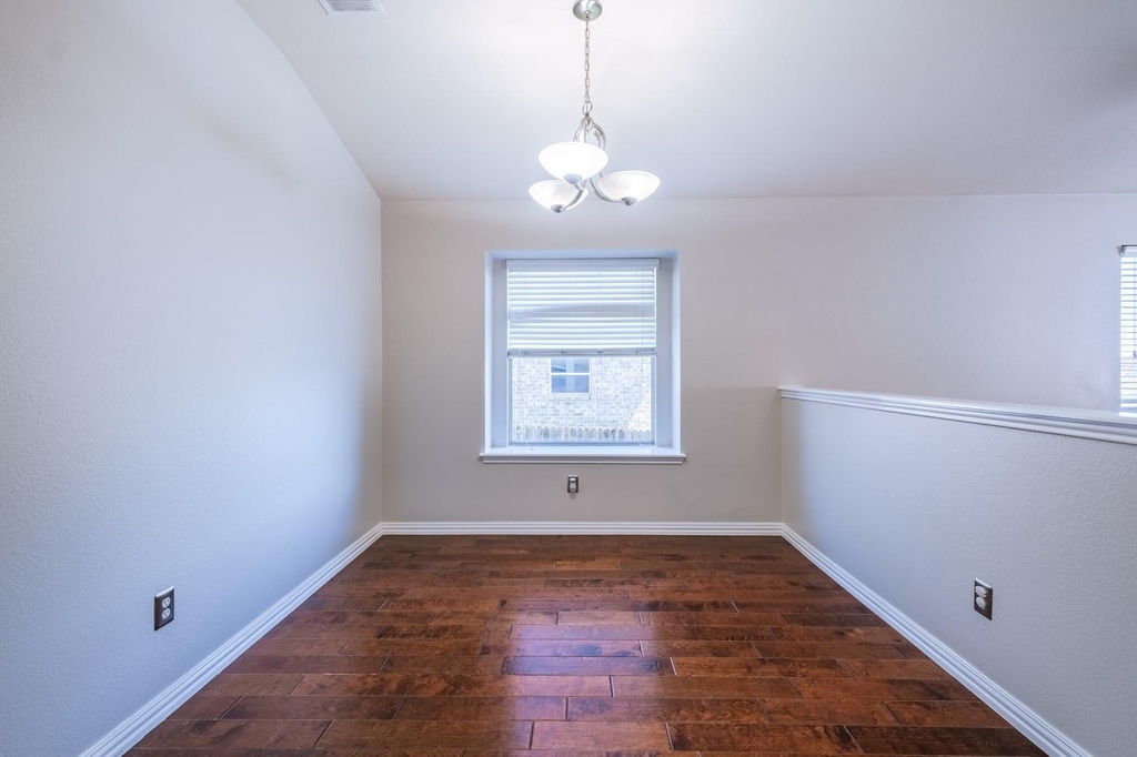 645 Fort Thomas Pl - Photo 10
