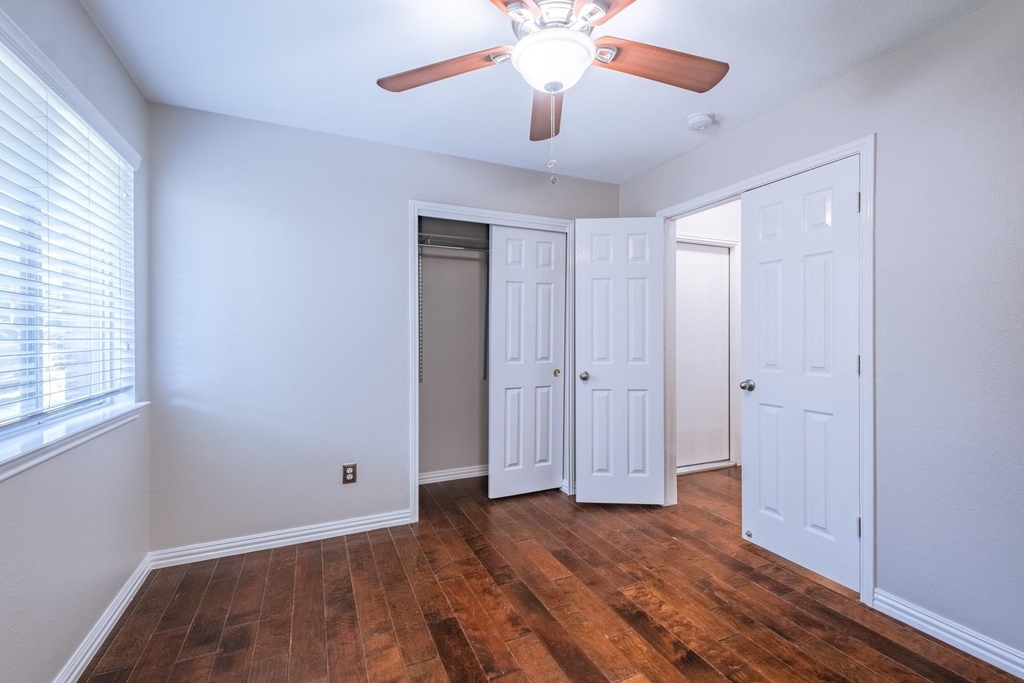 645 Fort Thomas Pl - Photo 19