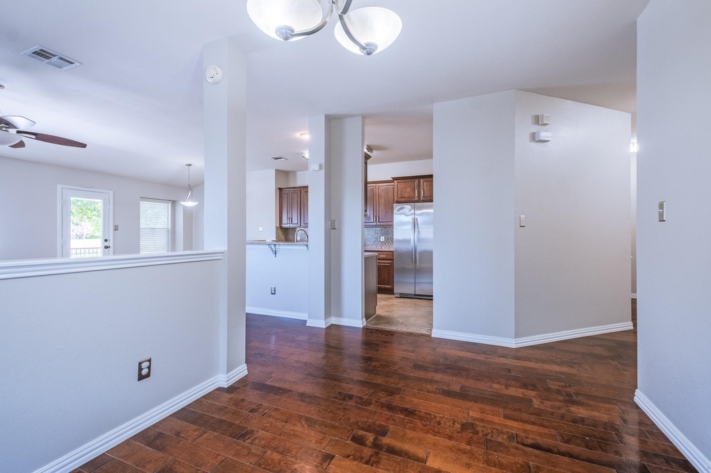 645 Fort Thomas Pl - Photo 11