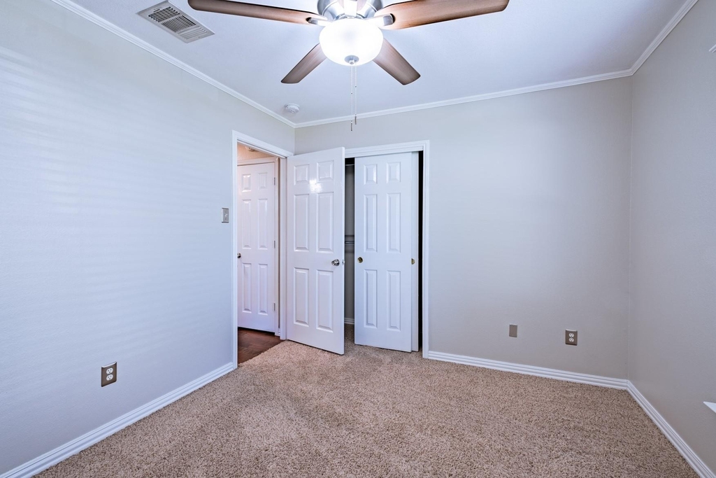 645 Fort Thomas Pl - Photo 5