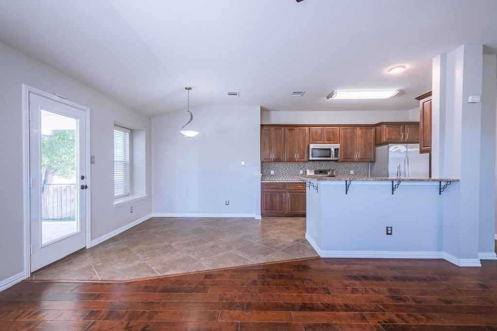 645 Fort Thomas Pl - Photo 14
