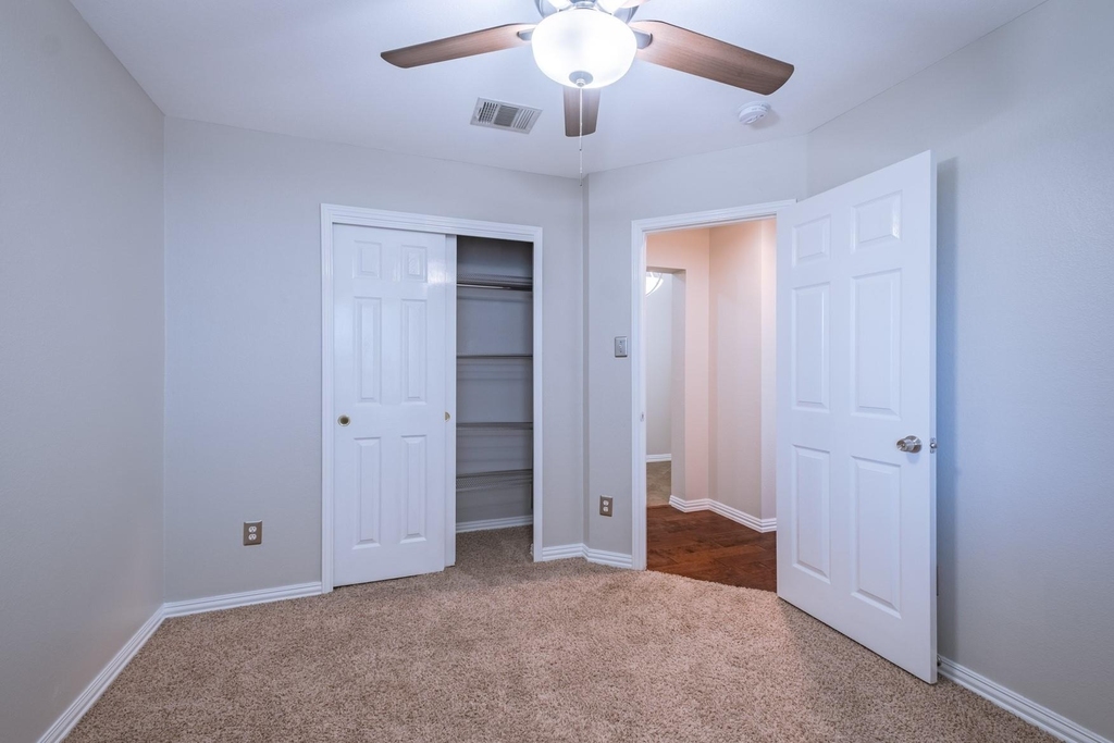 645 Fort Thomas Pl - Photo 8