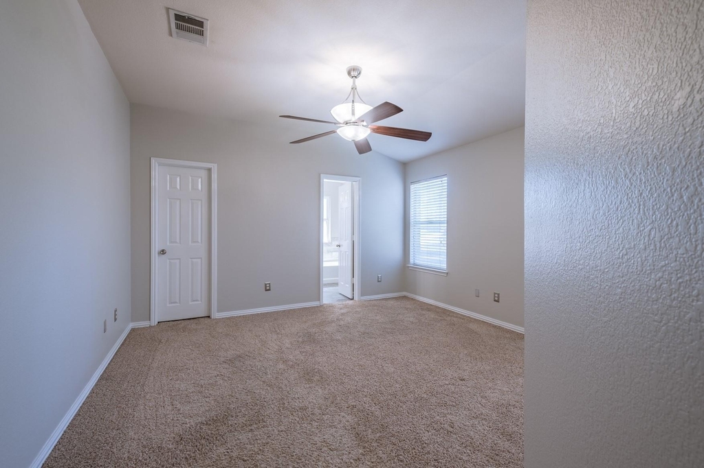 645 Fort Thomas Pl - Photo 20