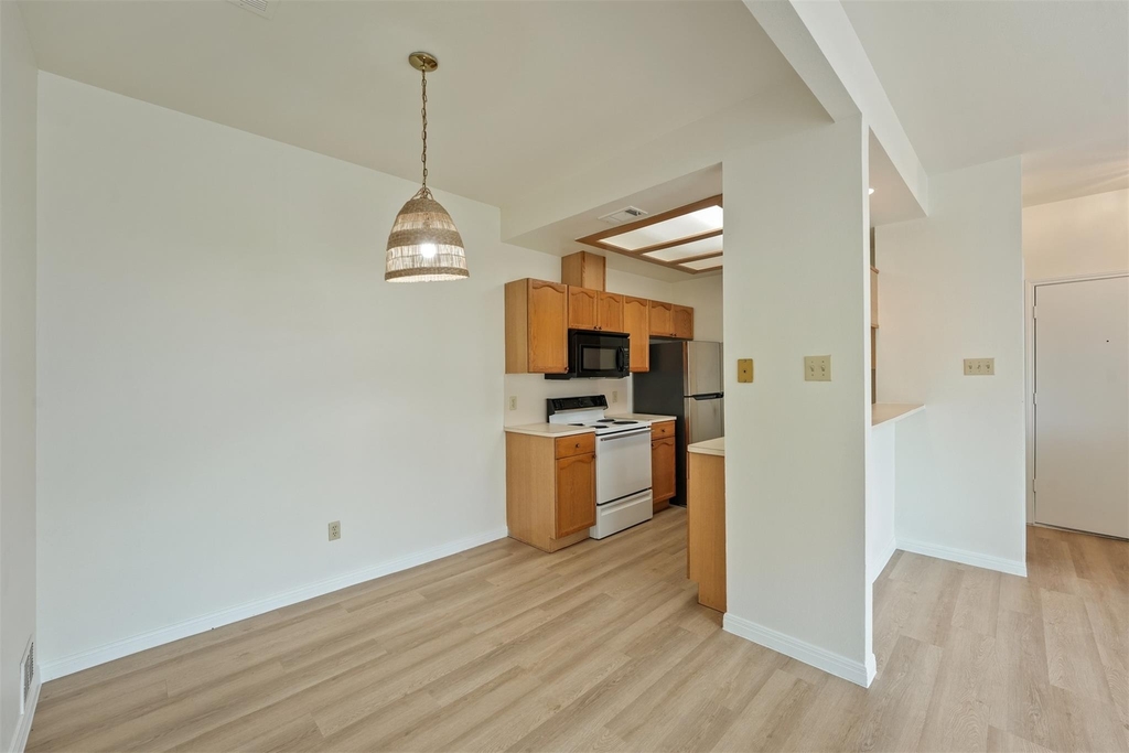 500 Gregory Ct - Photo 9