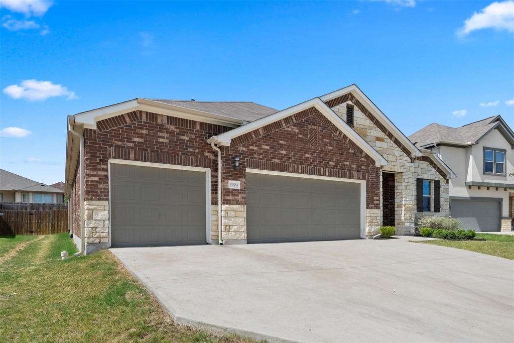 4004 Harbor Point Dr - Photo 2