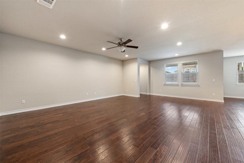 4004 Harbor Point Dr - Photo 9