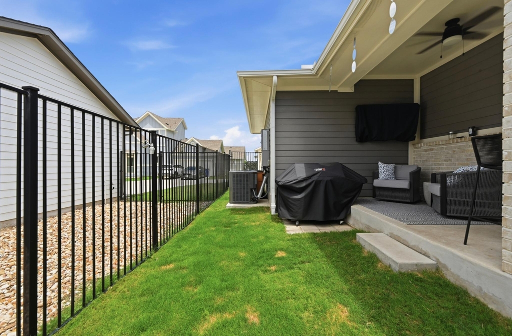8400 Ausblick Ave - Photo 30