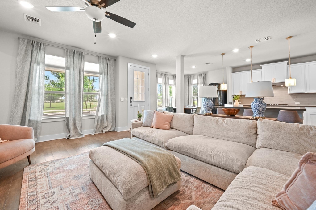 8400 Ausblick Ave - Photo 6