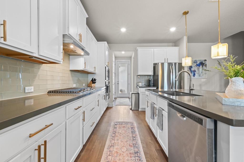 8400 Ausblick Ave - Photo 12