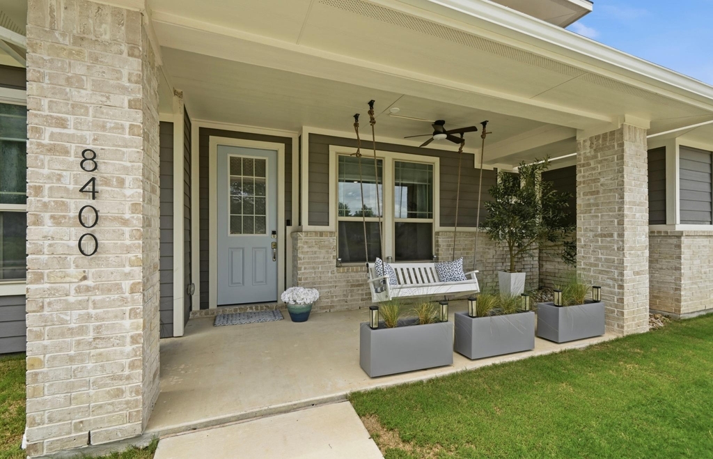 8400 Ausblick Ave - Photo 4