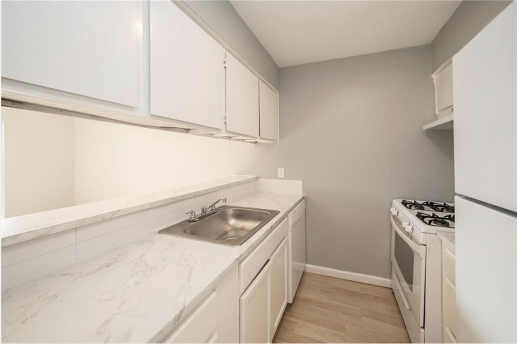 2610 Ektom Dr - Photo 7