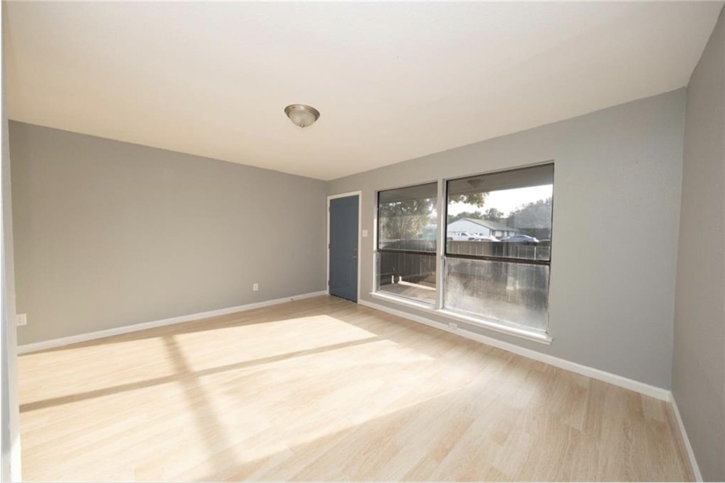 2610 Ektom Dr - Photo 12