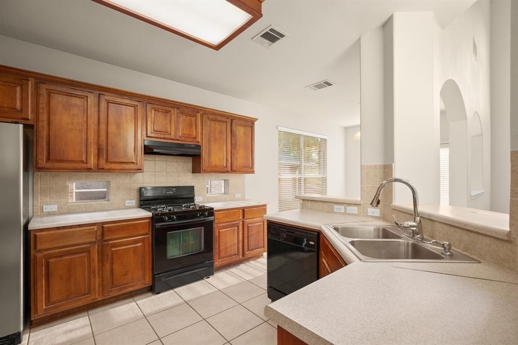 10105 Wind Cave Trl - Photo 5