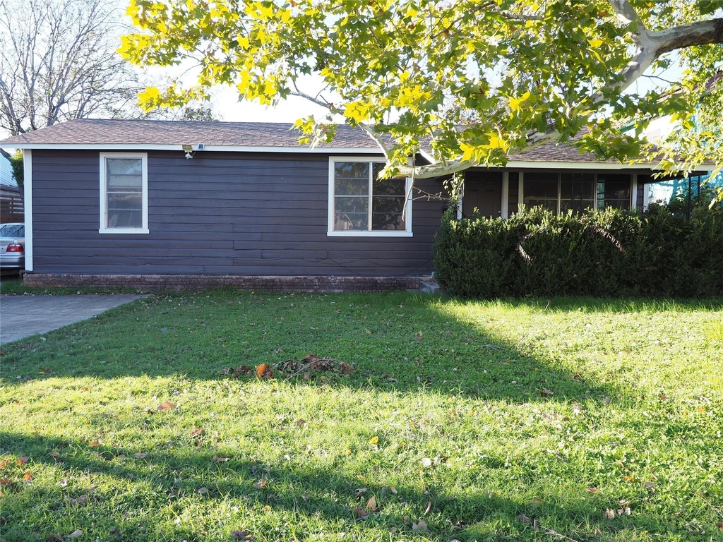 4508 Bennett Ave - Photo 1