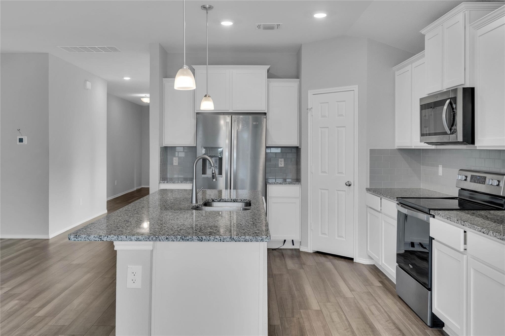 1303 Prospector Trl - Photo 3