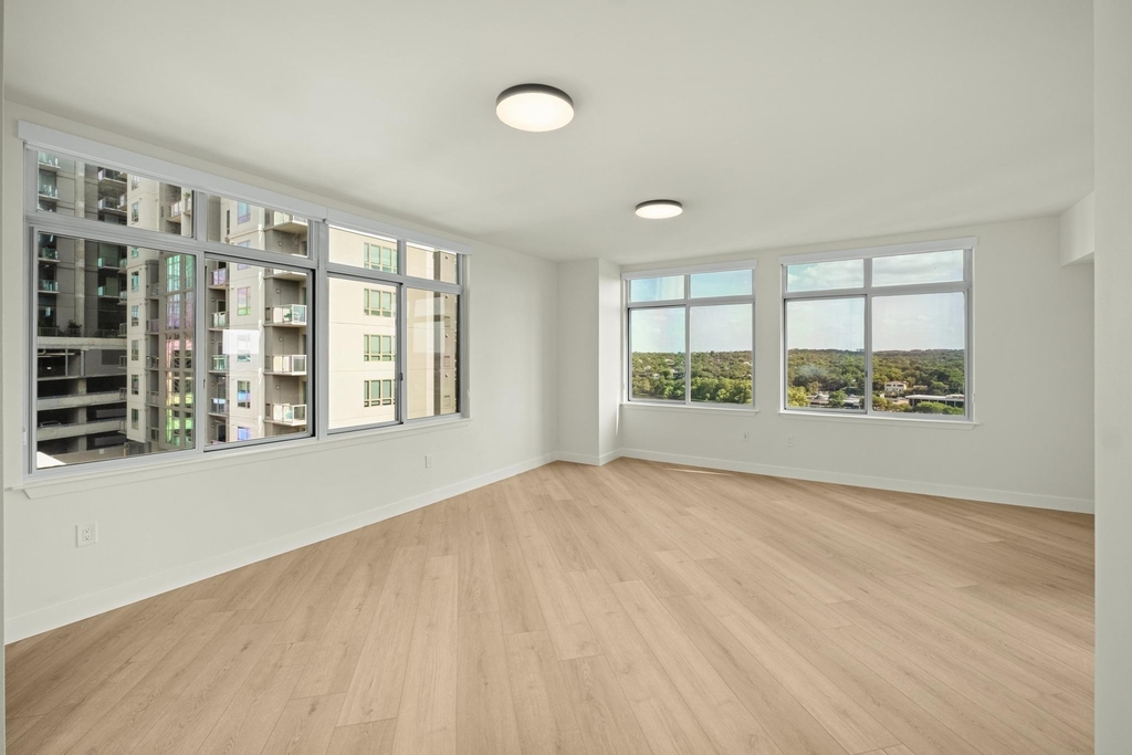 54 Rainey St - Photo 3