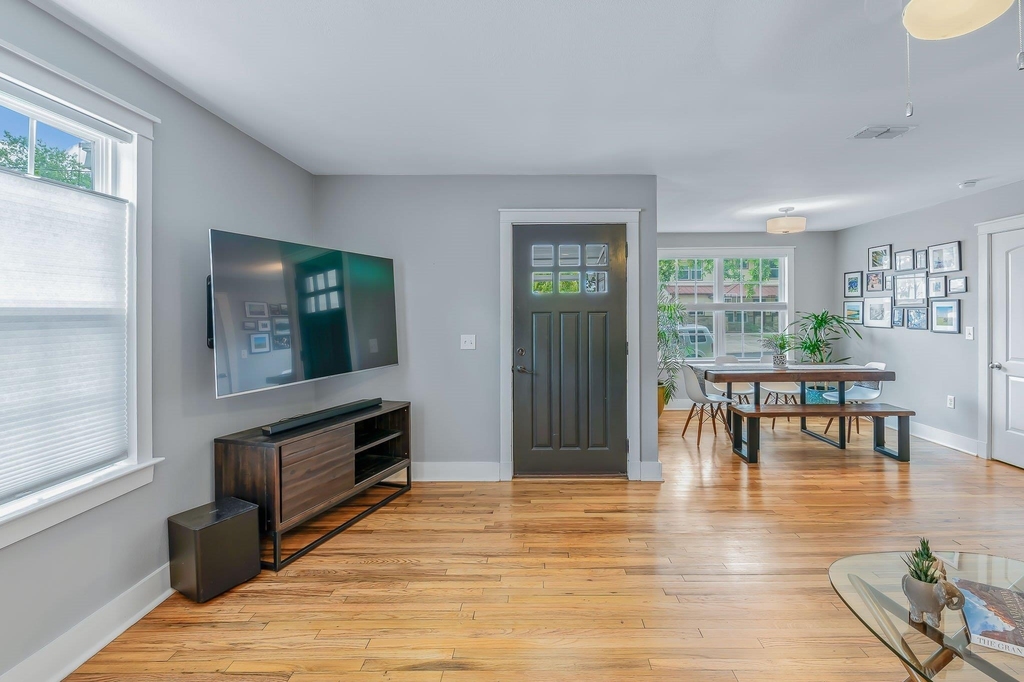 2404 Oak Crest Ave - Photo 5