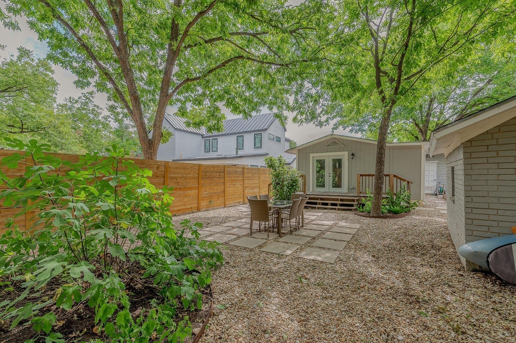2404 Oak Crest Ave - Photo 26