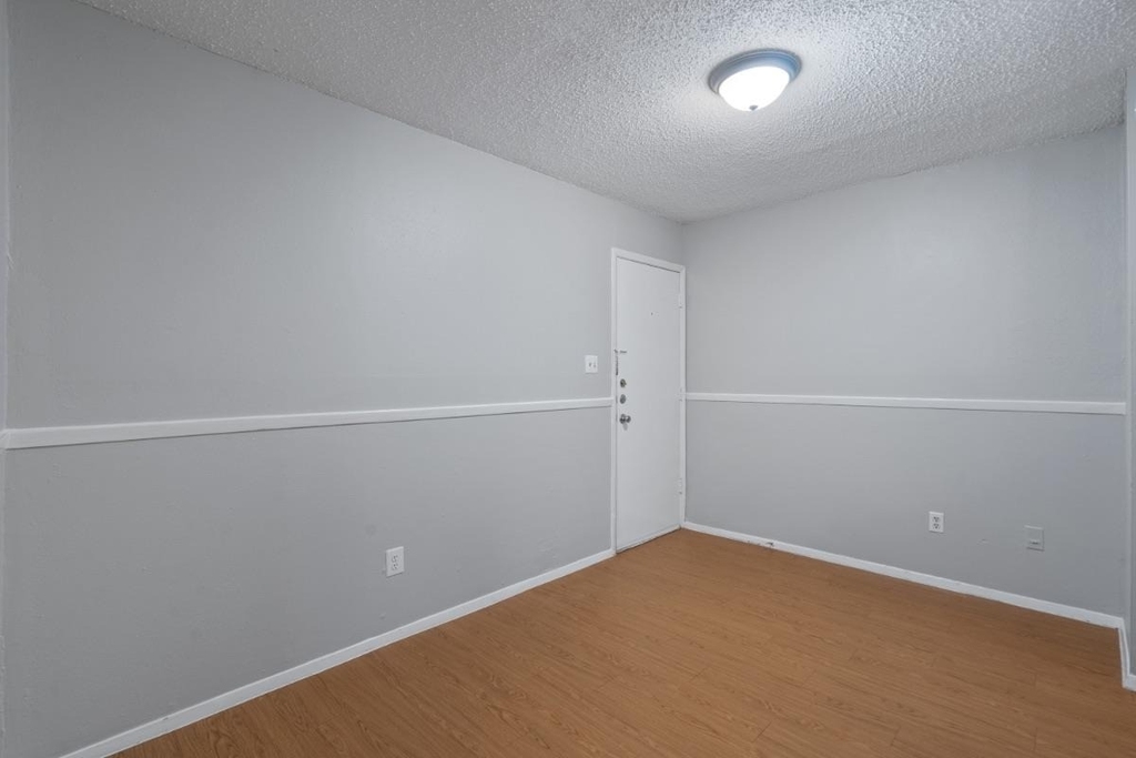 4103 Speedway - Photo 14