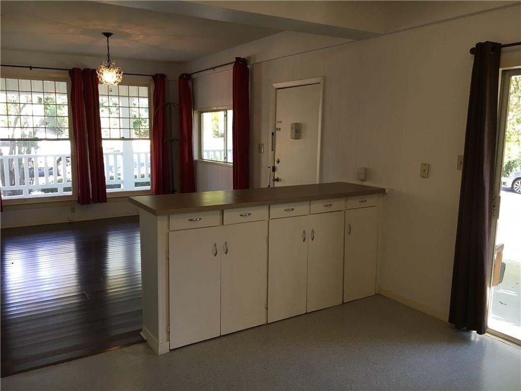1501 W 9th St - Photo 5