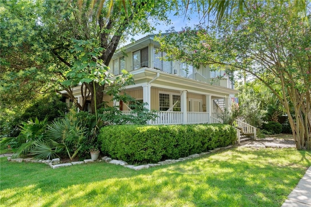 1501 W 9th St - Photo 1
