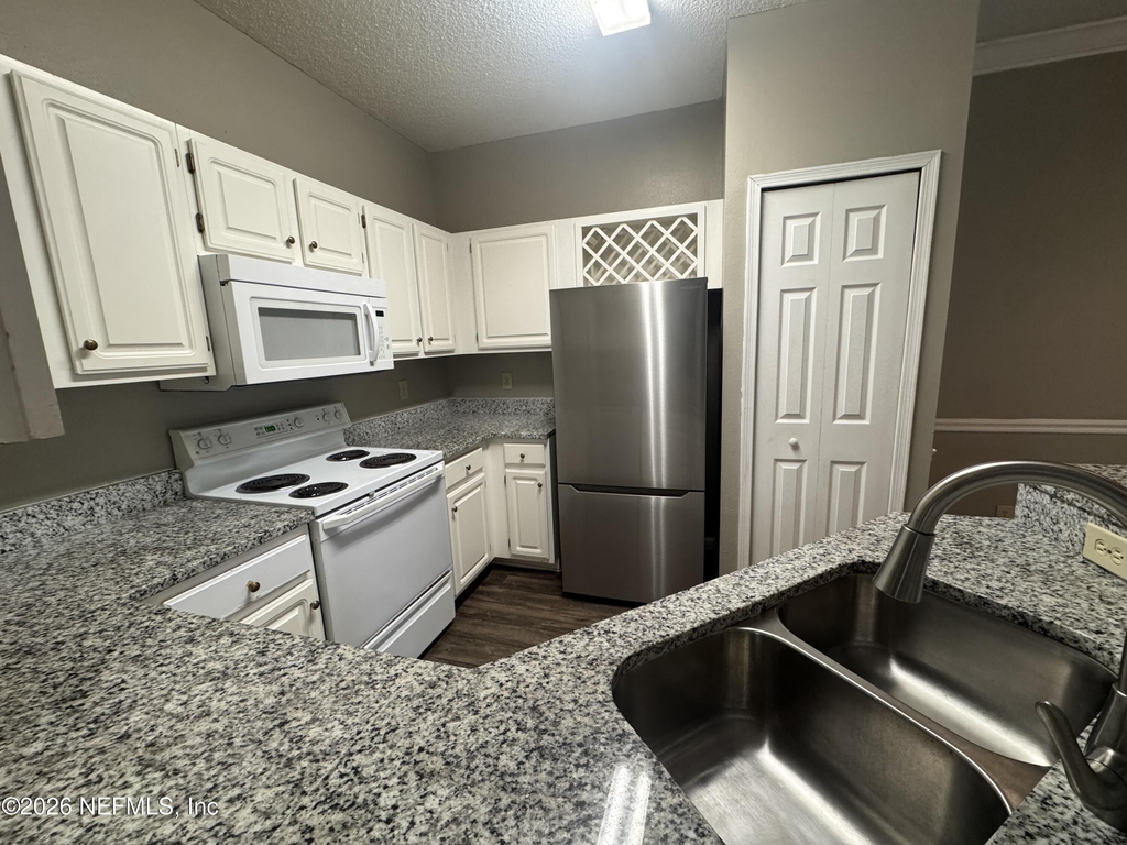 10000 Gate Parkway - Photo 4
