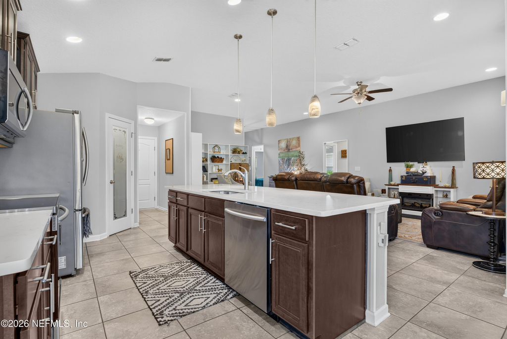 589 Seville Parkway - Photo 16