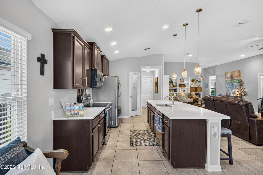 589 Seville Parkway - Photo 14