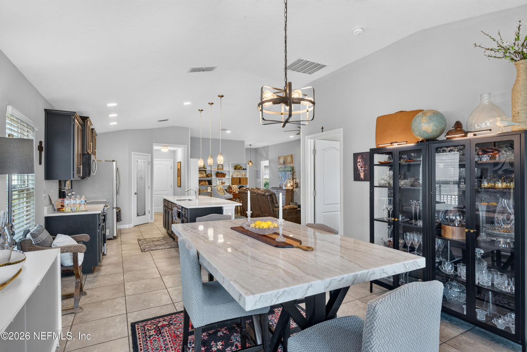 589 Seville Parkway - Photo 18