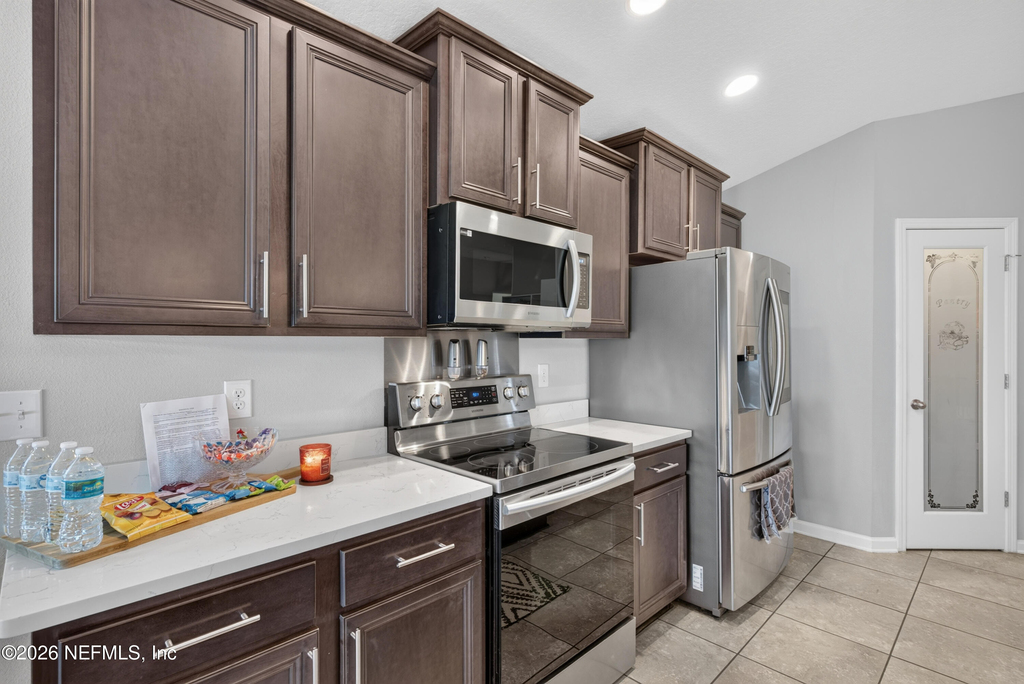589 Seville Parkway - Photo 15