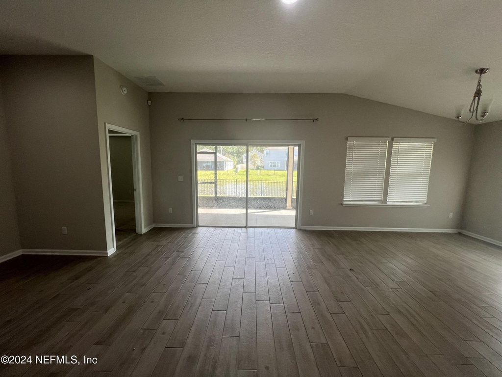 494 Northside Drive S - Photo 5