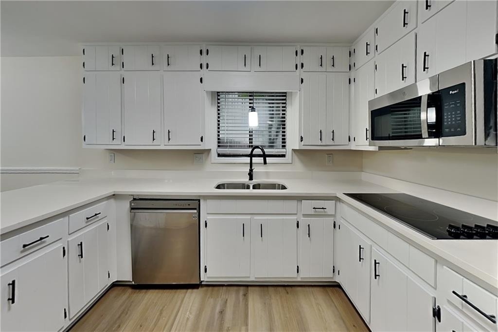 1110 Lake Drive - Photo 3