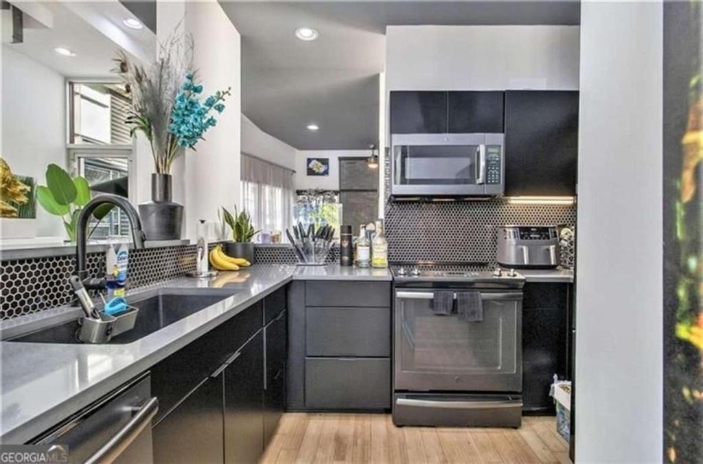 752 Moreland Avenue - Photo 1