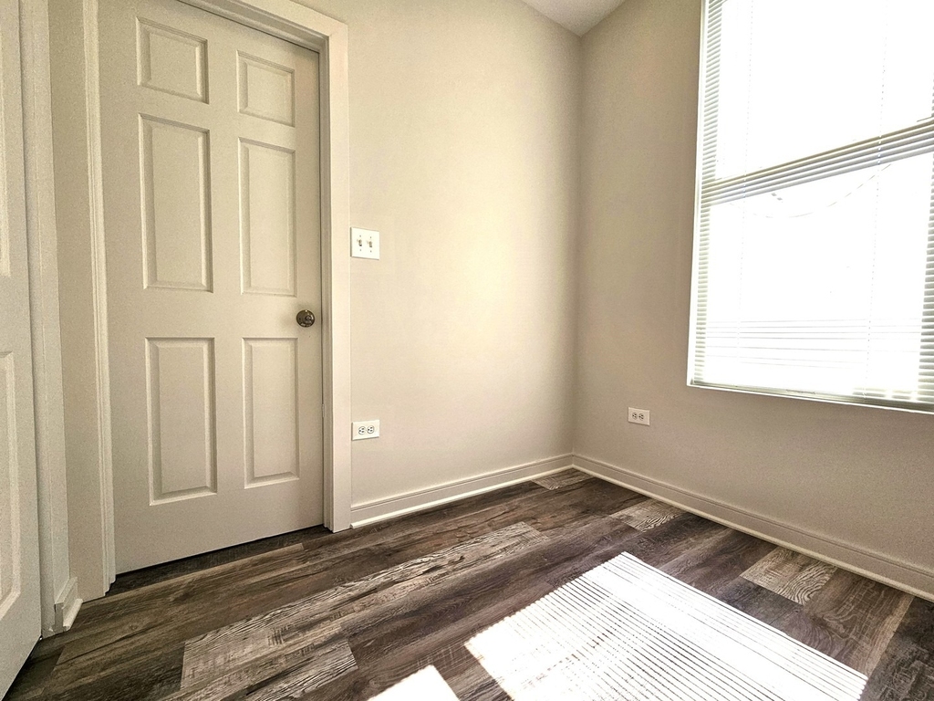 2216 W 21st Place - Photo 3