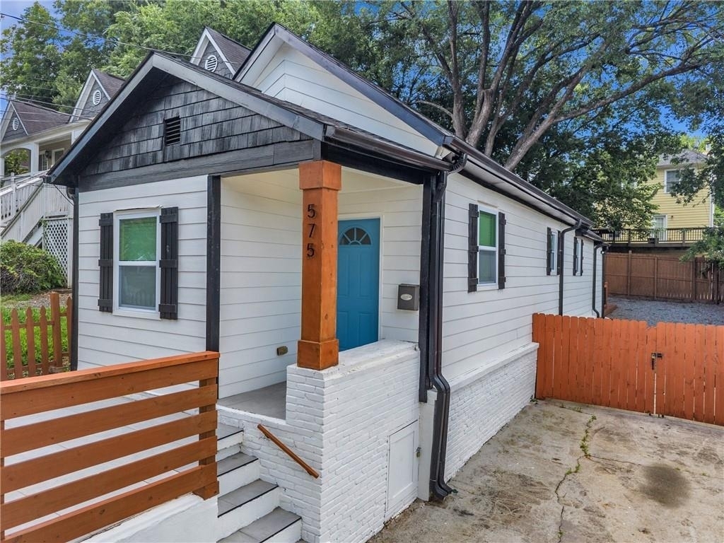 575 Martin Street Se - Photo 0