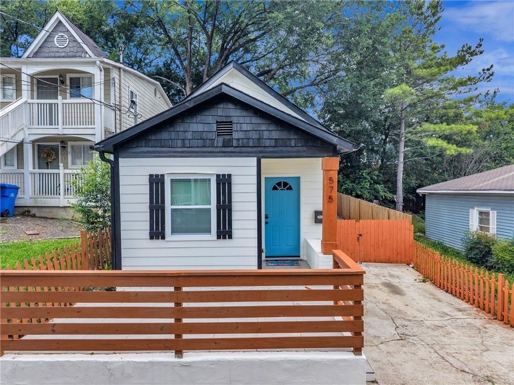 575 Martin Street Se - Photo 1
