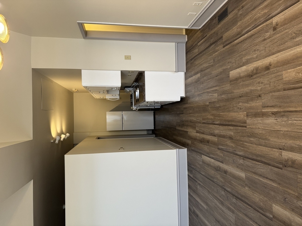 204 E Washington Street - Photo 2