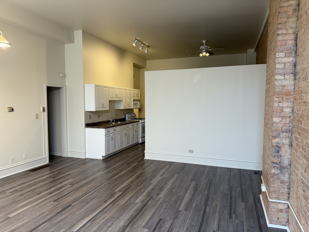 204 E Washington Street - Photo 11