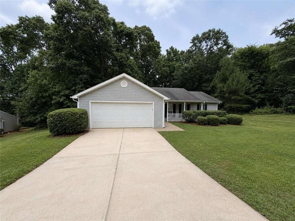 211 Ravenwood Court - Photo 0