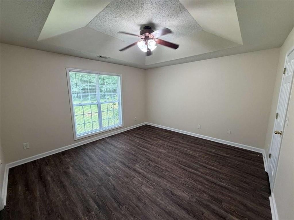 211 Ravenwood Court - Photo 13