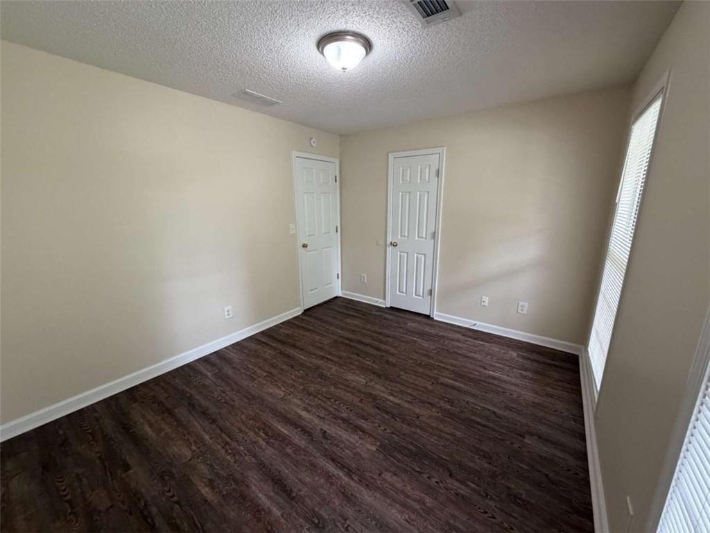 211 Ravenwood Court - Photo 10
