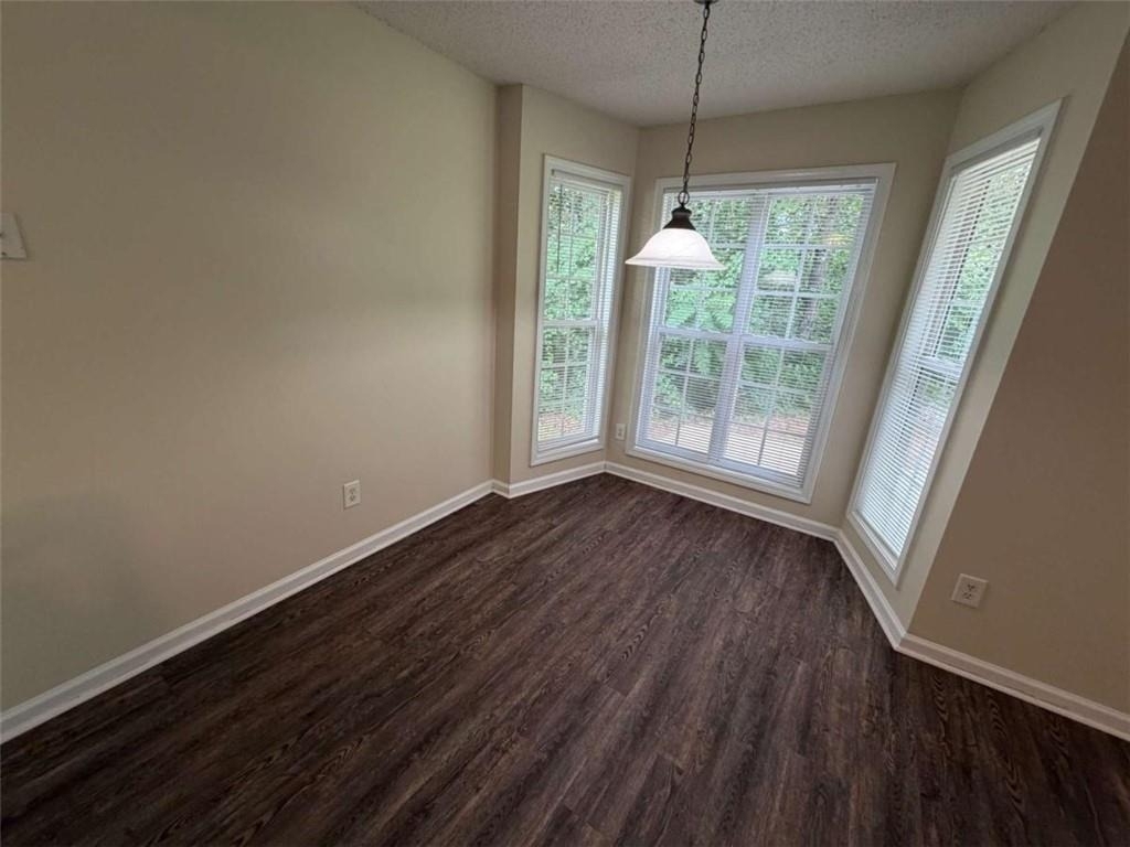 211 Ravenwood Court - Photo 3