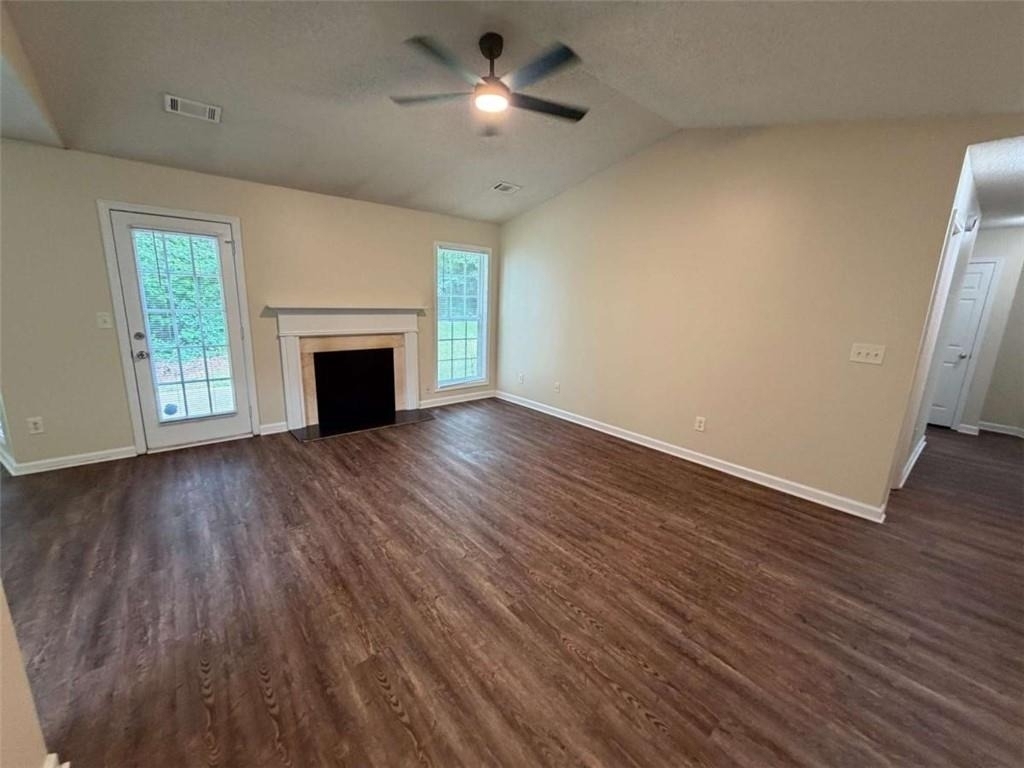 211 Ravenwood Court - Photo 1