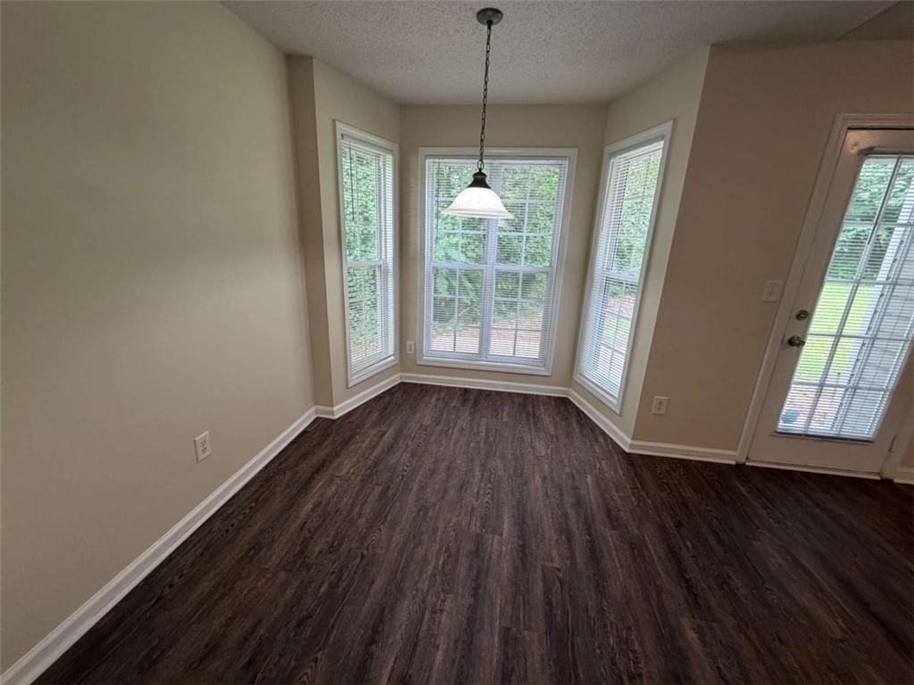 211 Ravenwood Court - Photo 4