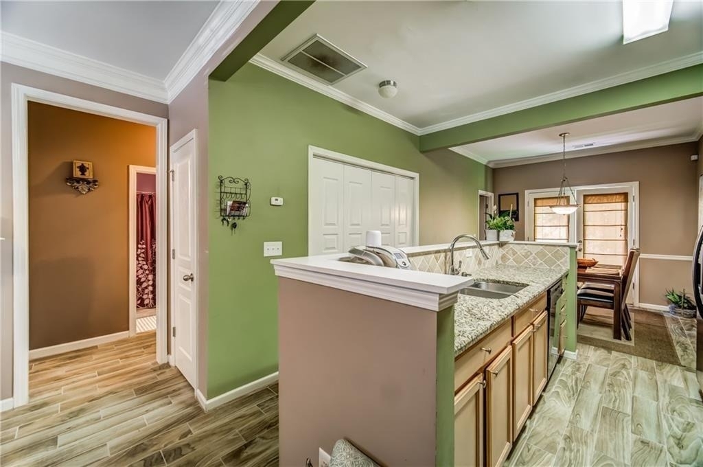 224 W Marietta Street - Photo 3