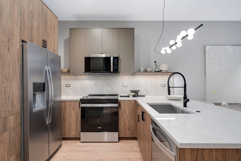 6633 N Milwaukee Avenue - Photo 4