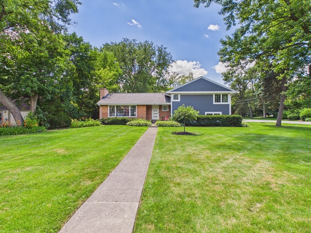 201 E Olive Avenue - Photo 0