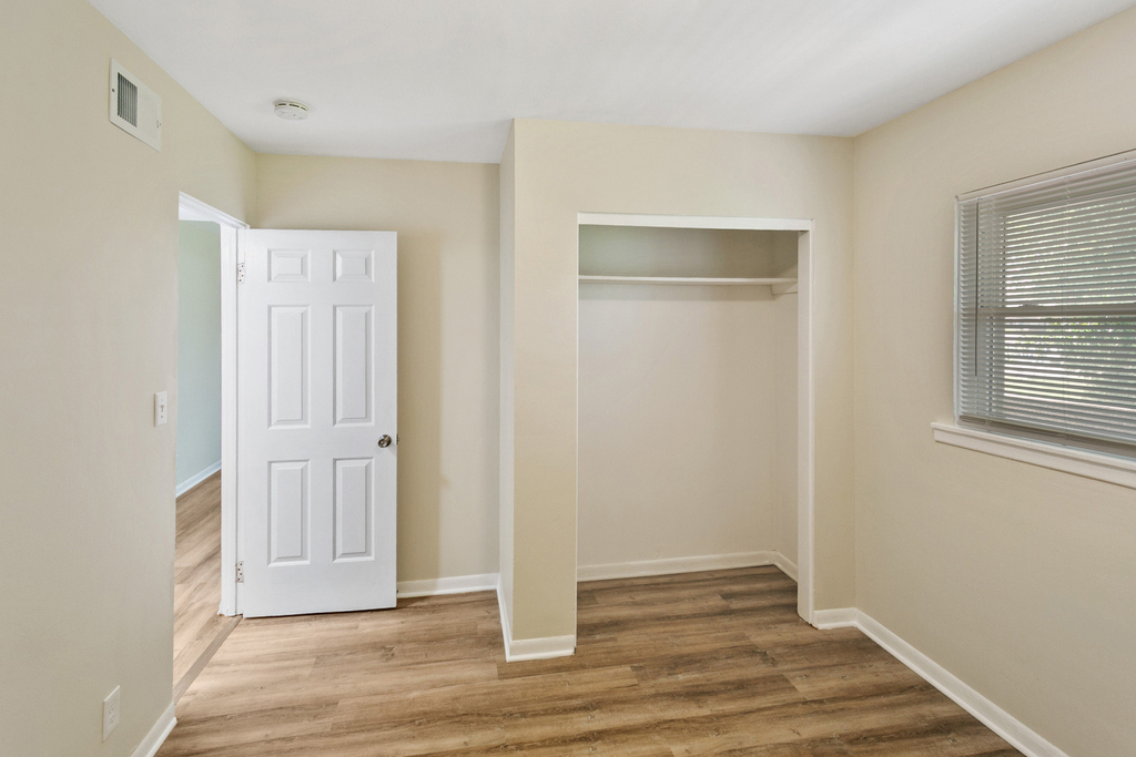 1021 Tollview Avenue - Photo 7